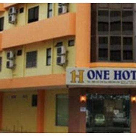 One Hotel Sadong Jaya Кота-Кинабалу Экстерьер фото